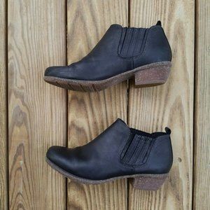 Clarks Artisan Womens Size 9 M Black Leather Boot